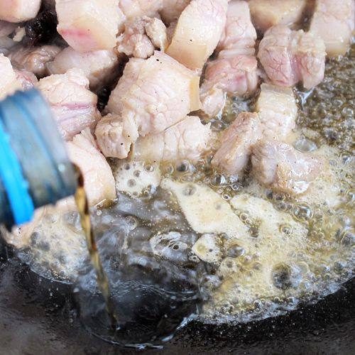 桂圆当归炖肉步骤3