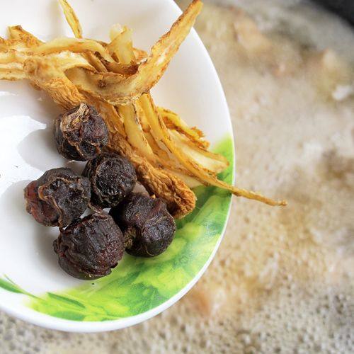 桂圆当归炖肉步骤6