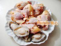 花旗参鲍鱼煲鸡汤步骤1