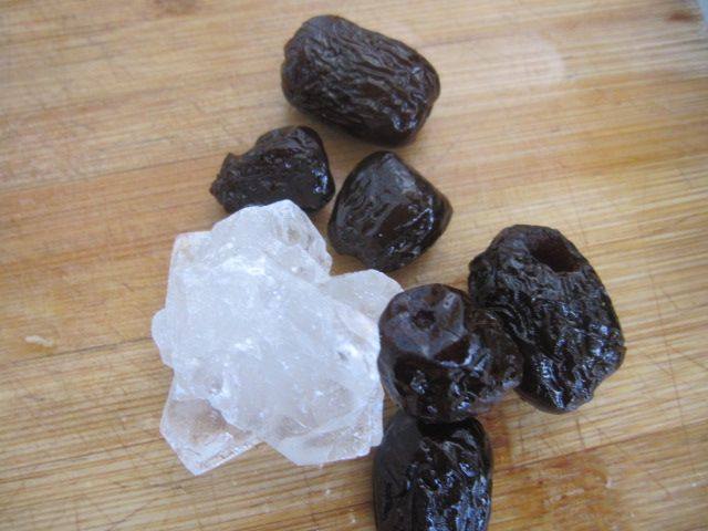 下午茶之银耳雪梨汤步骤3
