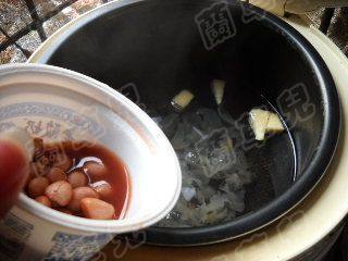 花生苹果银耳羹步骤8