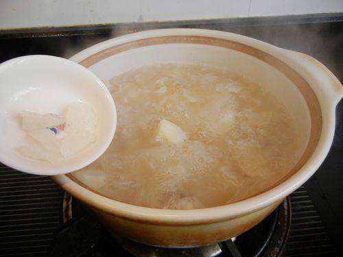 荸荠蜜枣银耳羹步骤7