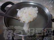蟹味菇滚雪耳汤步骤4