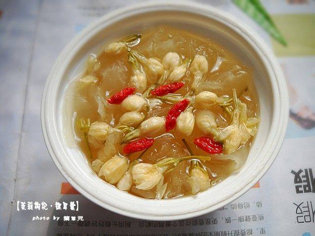 茉莉枸杞银耳羹步骤7