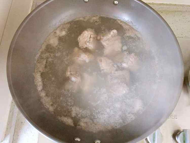 虫草花干贝排骨汤步骤2