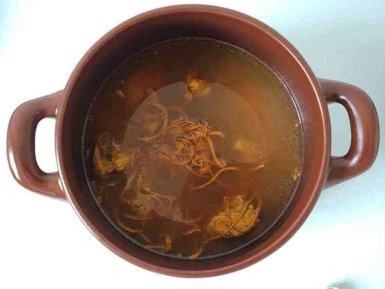 虫草花干贝排骨汤步骤9