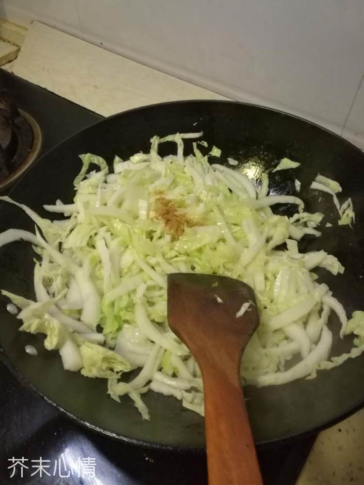 白菜香菇肉丸煲步骤5