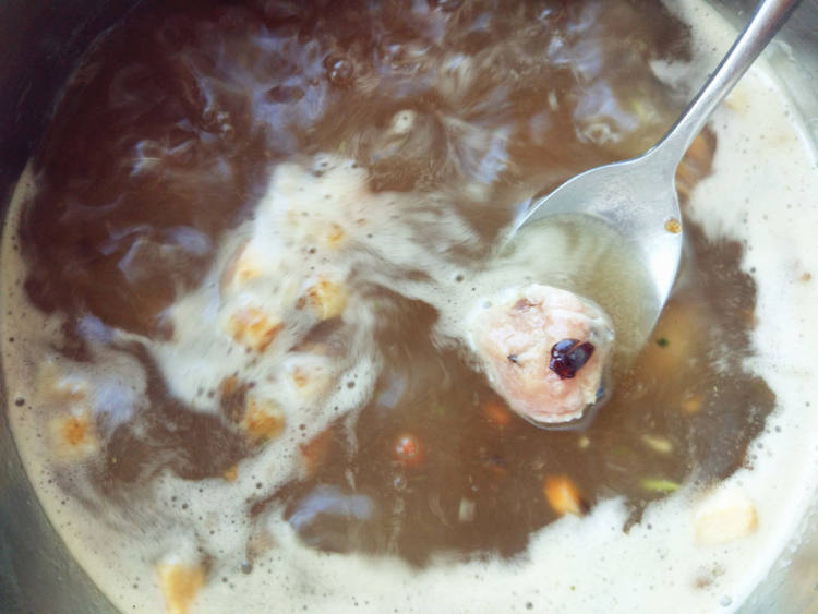 黑胡椒酸辣肉丸汤步骤4