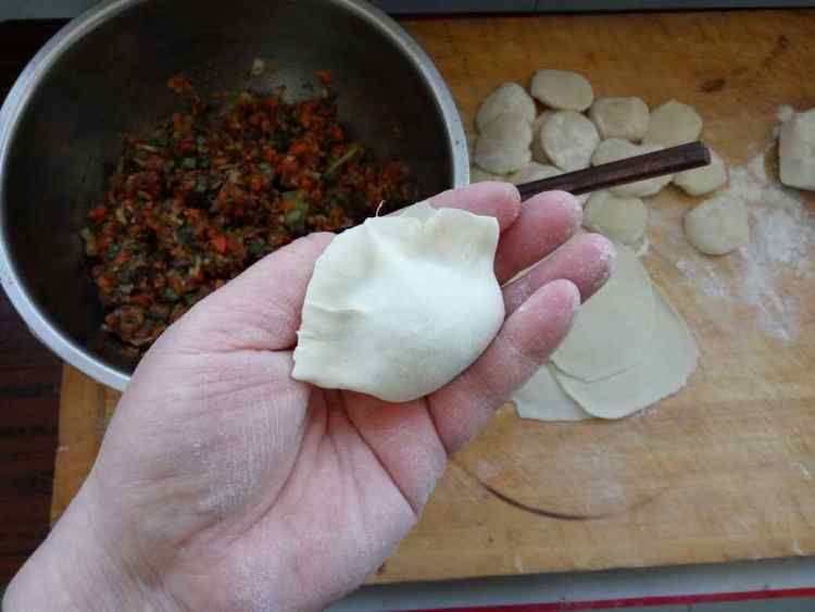 羊肉胡萝卜饺子步骤7