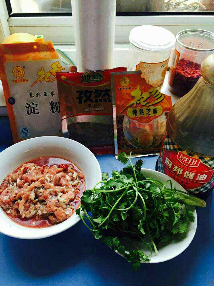 孜然羊肉步骤1