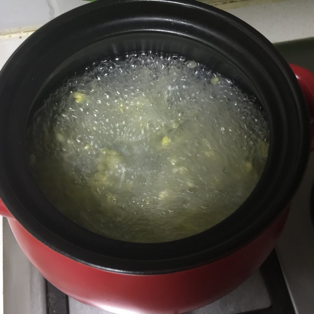 牛肉粉条麻辣砂锅步骤5