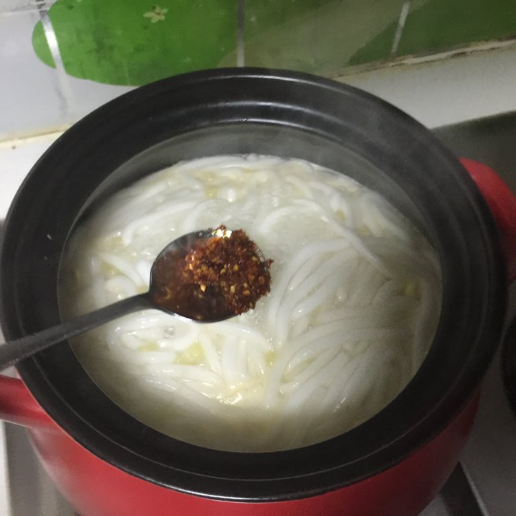牛肉粉条麻辣砂锅步骤9