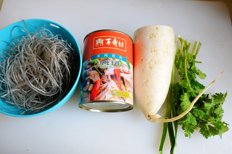 萝卜粉条羊肉汤步骤1