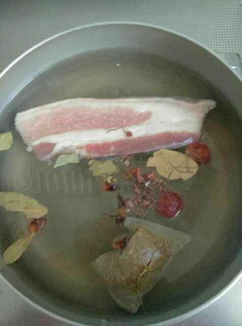 玫瑰腐乳肉步骤1