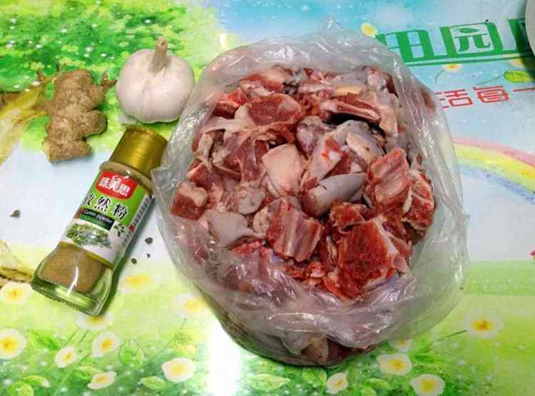 孜然羊排汤步骤1