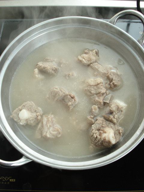 浓香骨汤豆腐火锅步骤5