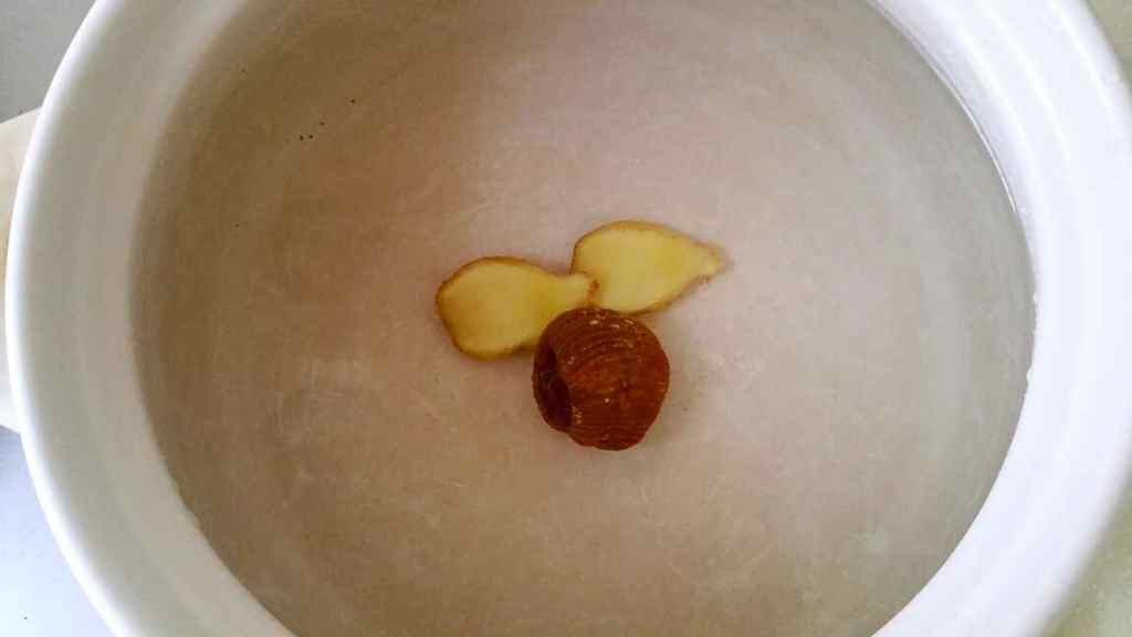 萝卜筒骨汤步骤3