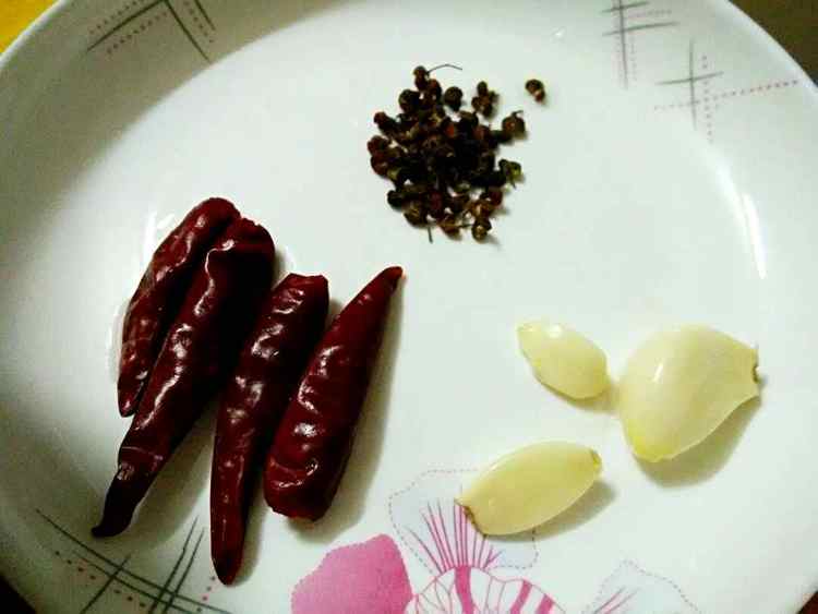 砂锅白菜炖粉丝步骤4