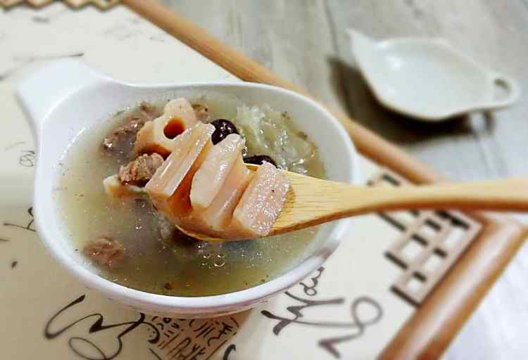 雪耳莲藕清补羊肉汤步骤6