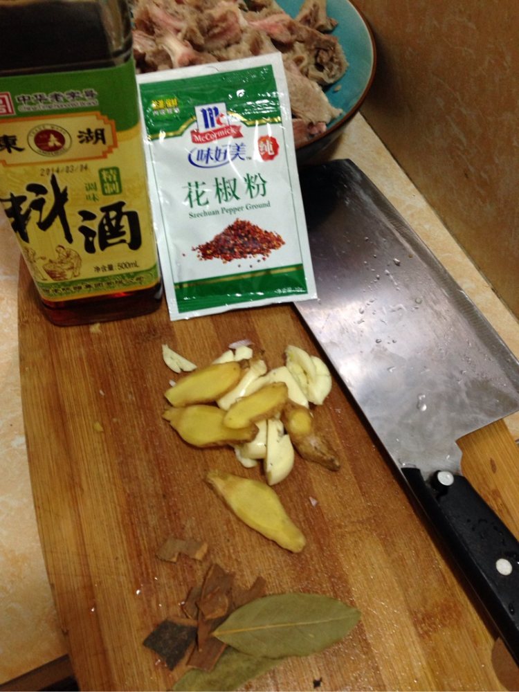 萝卜牛腩步骤3