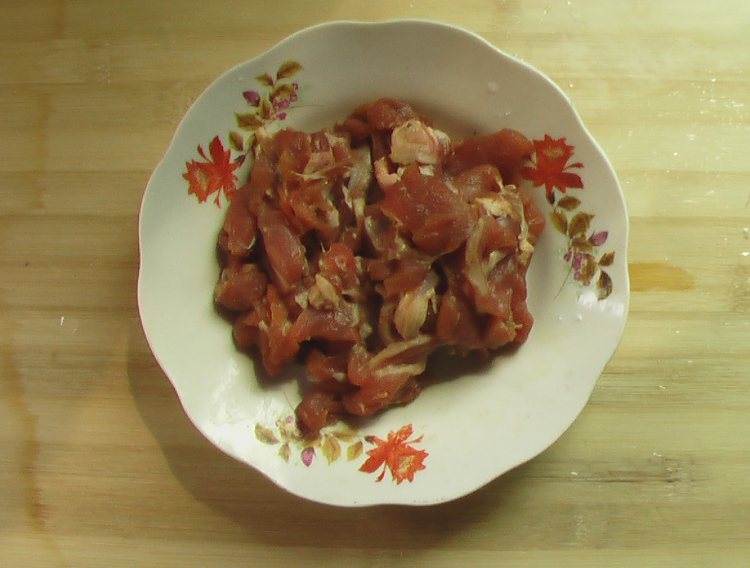 蒜苔炒羊肉步骤1