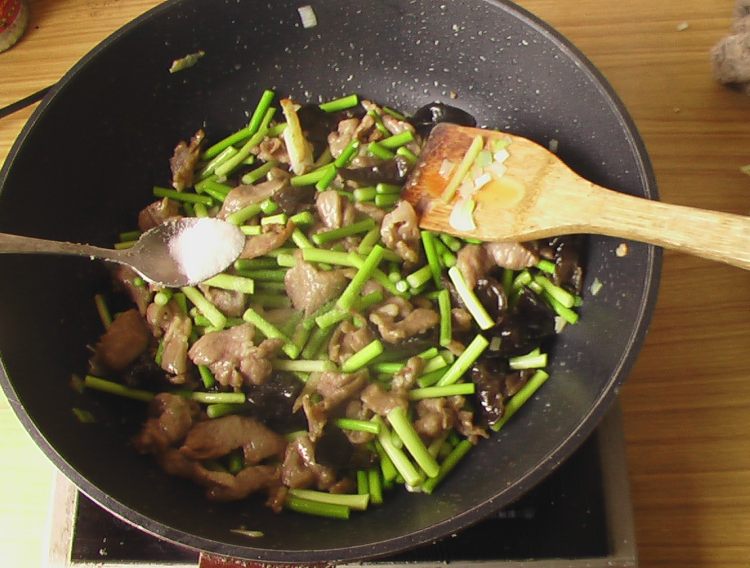 蒜苔炒羊肉步骤9