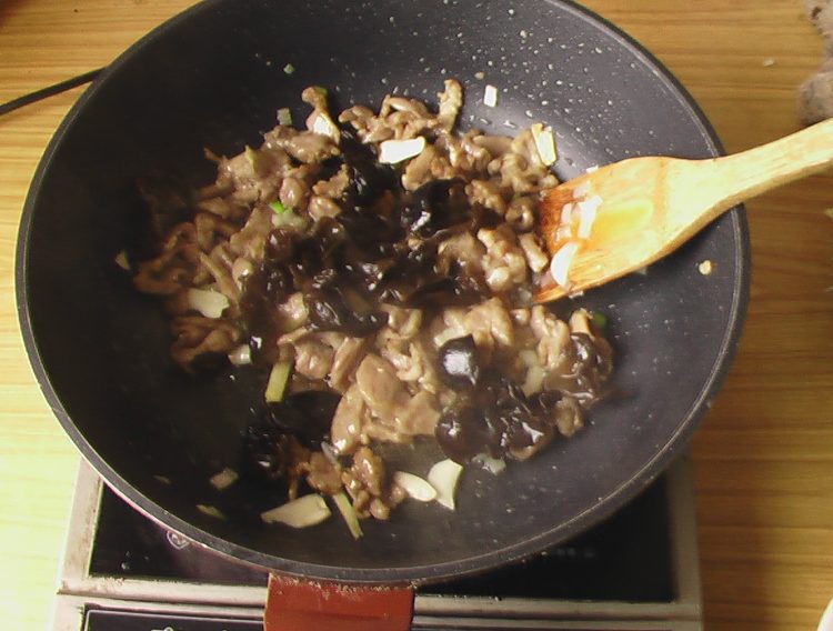 蒜苔炒羊肉步骤7