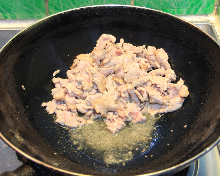 豌豆角炒牛肉步骤6