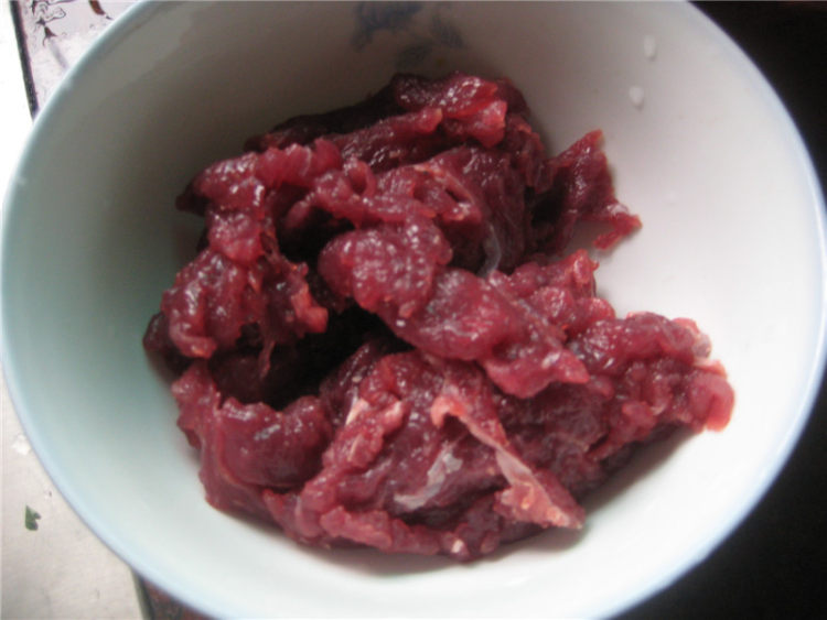 蚝油牛肉芥蓝菜步骤1