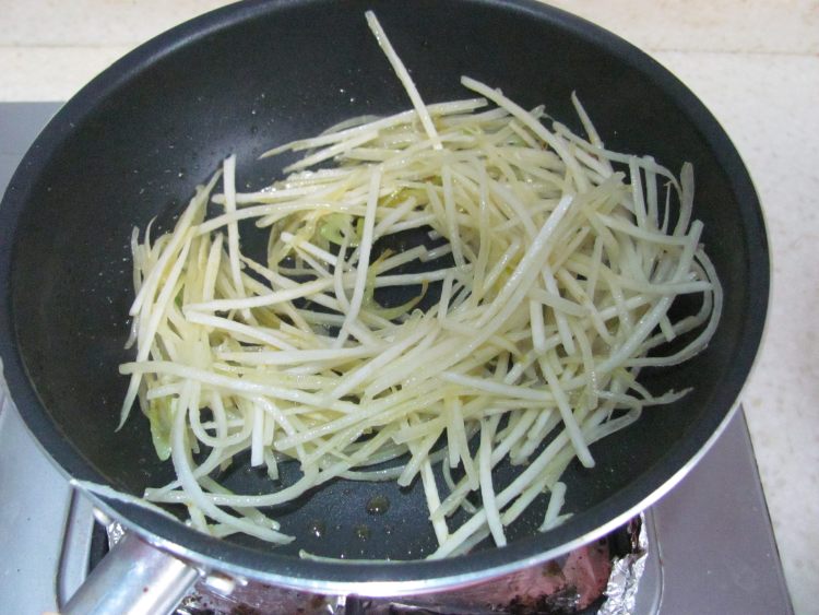 虾仁萝卜汤步骤5