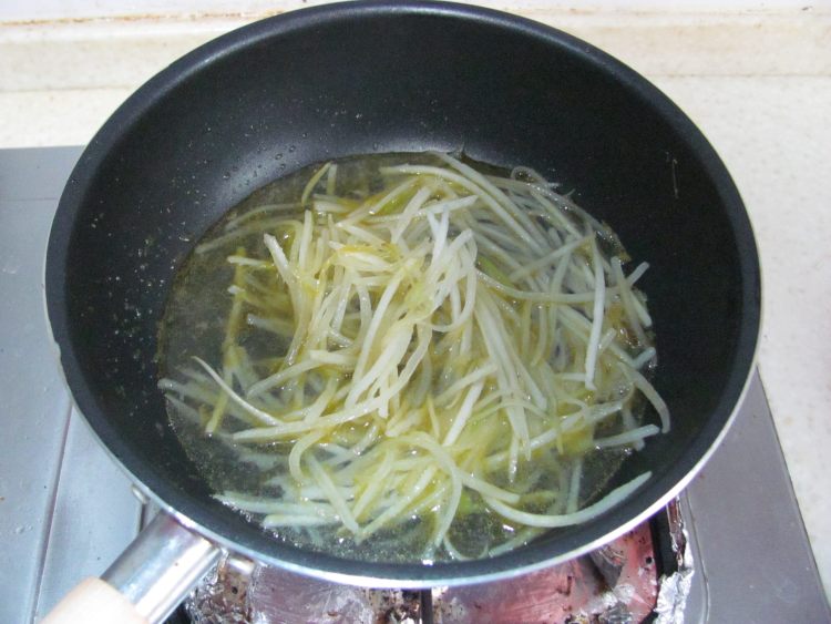 虾仁萝卜汤步骤6