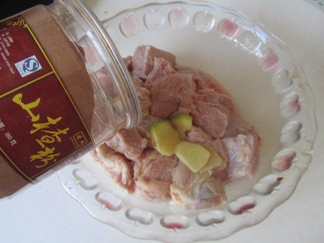 牛肉烧花菜步骤1