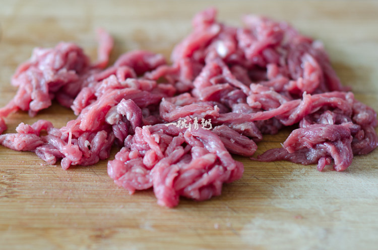 彩椒牛肉步骤2