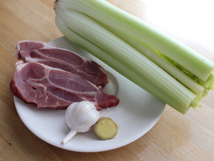 芹菜炒羊肉步骤1