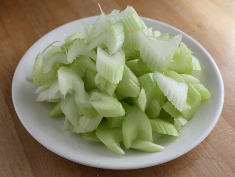 芹菜炒羊肉步骤3