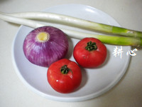 葱白番茄洋葱汤步骤1