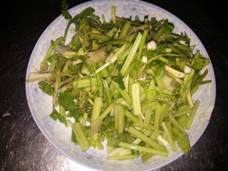 芹菜冬笋炒牛肉步骤2