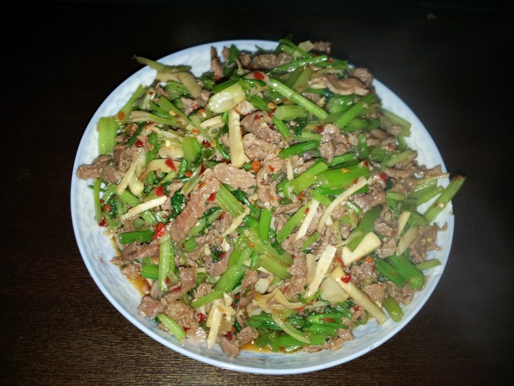 芹菜冬笋炒牛肉步骤9