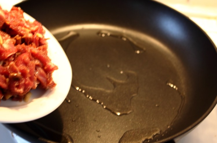 胡萝卜羊肉炒鸡蛋步骤9
