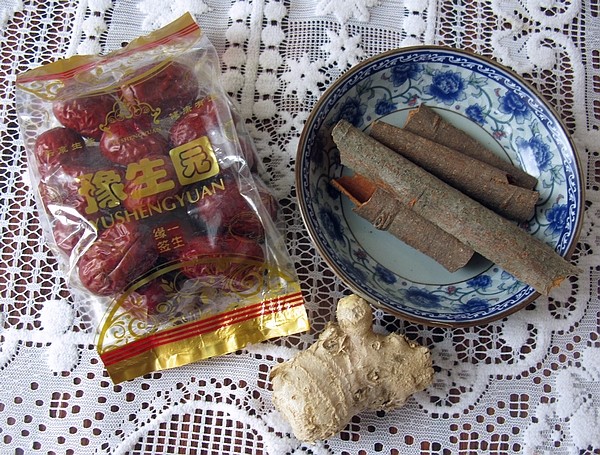 大枣肉桂饮步骤1