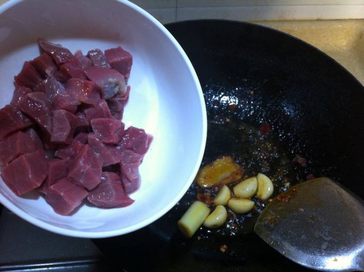 牛肉白菜煲步骤2
