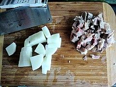 牛肉萝卜煲步骤2