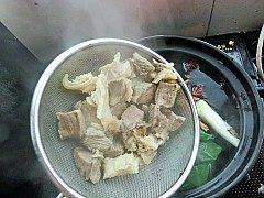 牛肉萝卜煲步骤4
