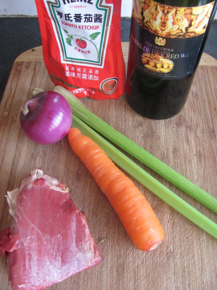 红酒烩牛肉步骤1