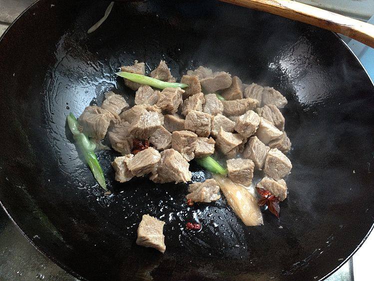 西红柿牛肉萝卜汤步骤8
