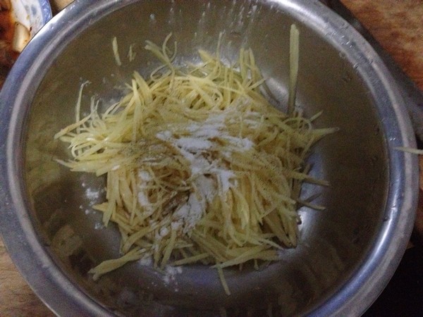 干煸洋芋丝步骤3