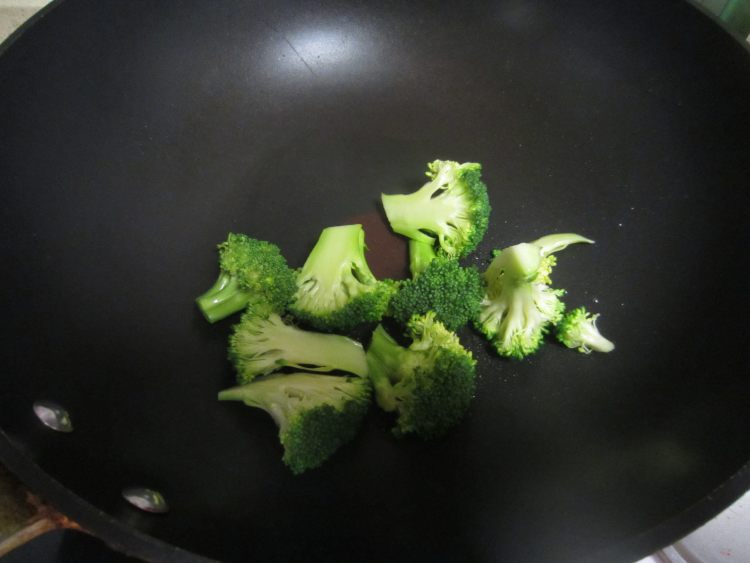 辣酱西兰花牛肉步骤3