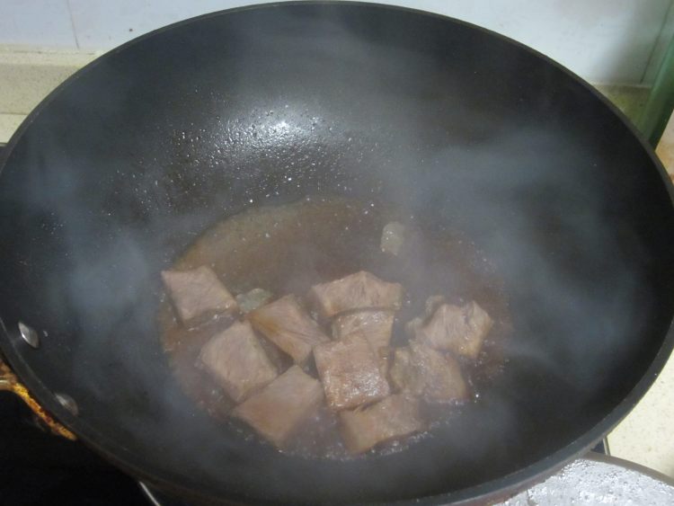 辣酱西兰花牛肉步骤5