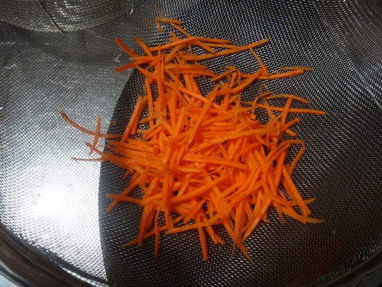 炒土豆箩卜丝步骤2