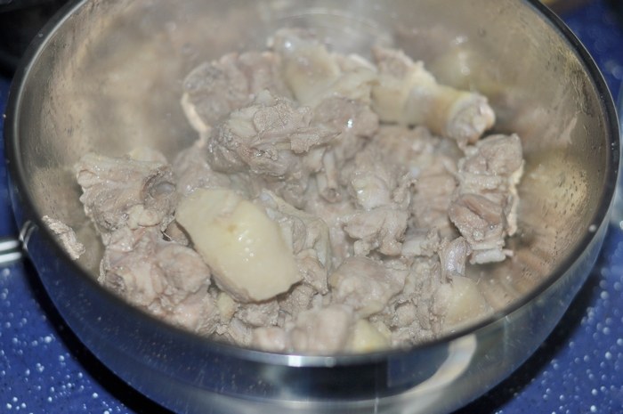 啤酒鸭腿土豆步骤3